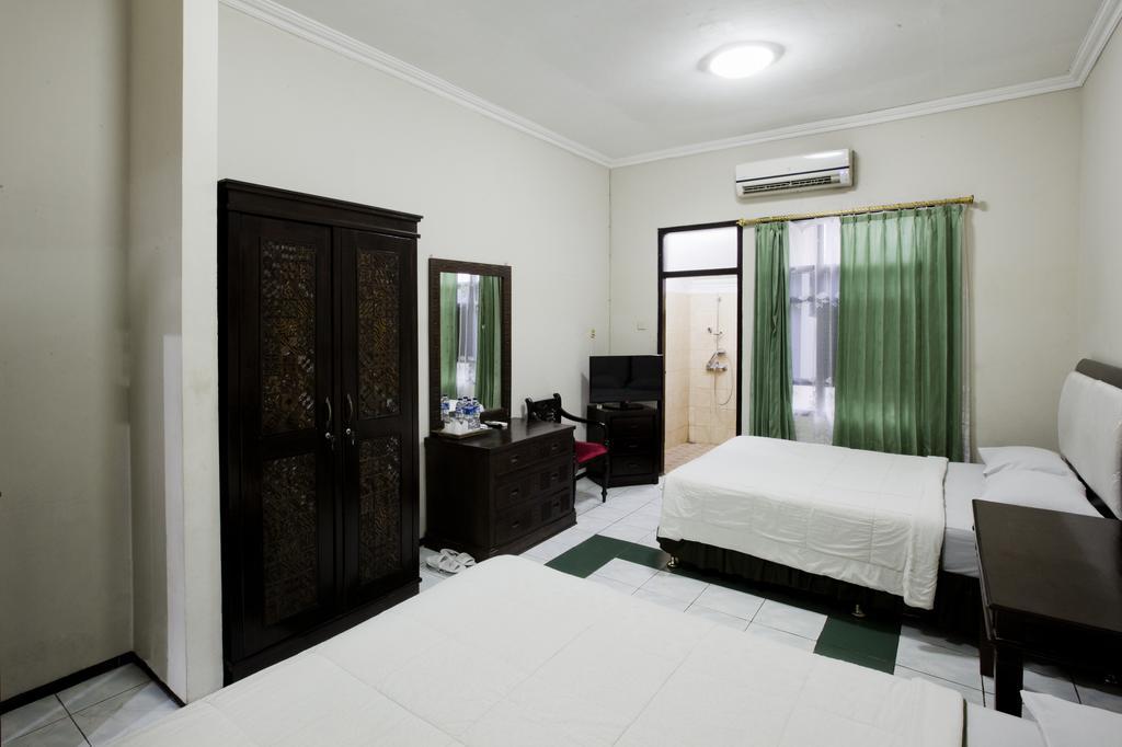 Hotel Galuh Anindita 요그야카르타 외부 사진